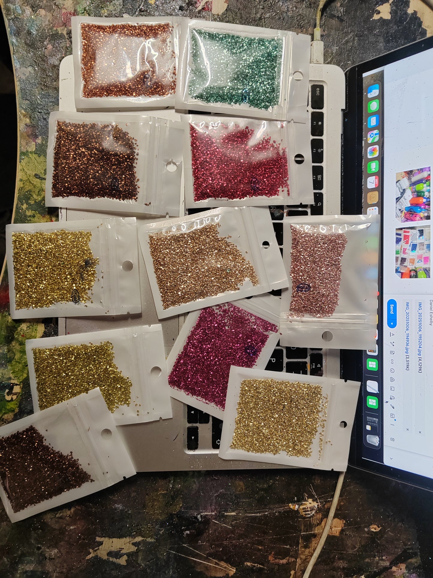 3.4kg of 2mm rhinestones